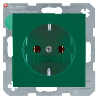 BER41438913 / Steckdose SCHUKO S.1/B.x grün glänzend / EAN 4011334277491