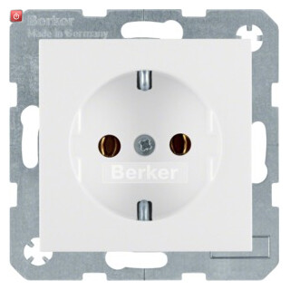 BER47431909 / Steckdose SCHUKO S.1/B.3/B.7 polarweiß / EAN 4011334224310
