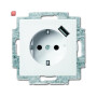B&J2CKA002011A6237 / SCHUKO® USB-Steckdose mit erh. Berührungsschutz / EAN 4011395191262