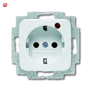 B&J2CKA002013A5321 / Busch-Protector® SCHUKO® Steckdosen-Einsatz mit Überspannungsschutz / EAN 4011395123027