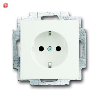 B&J2CKA002013A5326 / SCHUKO® Steckdosen-Einsatz Busch-steplight® mit Nachtorientierungslich / EAN 4011395129883